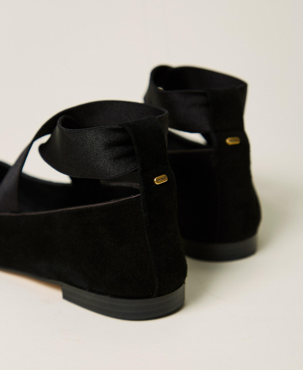 Ballerina aus Veloursleder Schwarz Frau 262TGT160_00006_03