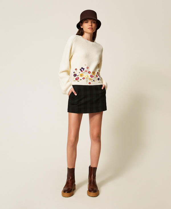 Tartan shorts with panel