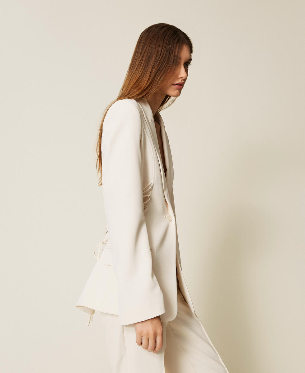 Blazer aus Cr&ecirc;pe-Cady mit Schn&uuml;ren Perlmutt Frau 252TP2285_00059_02