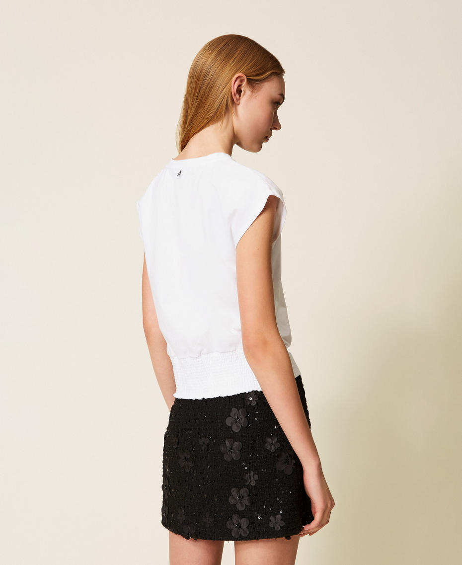 T-shirt with hand-embroidered flowers "Papers" White Woman 252AP2312_00840_03