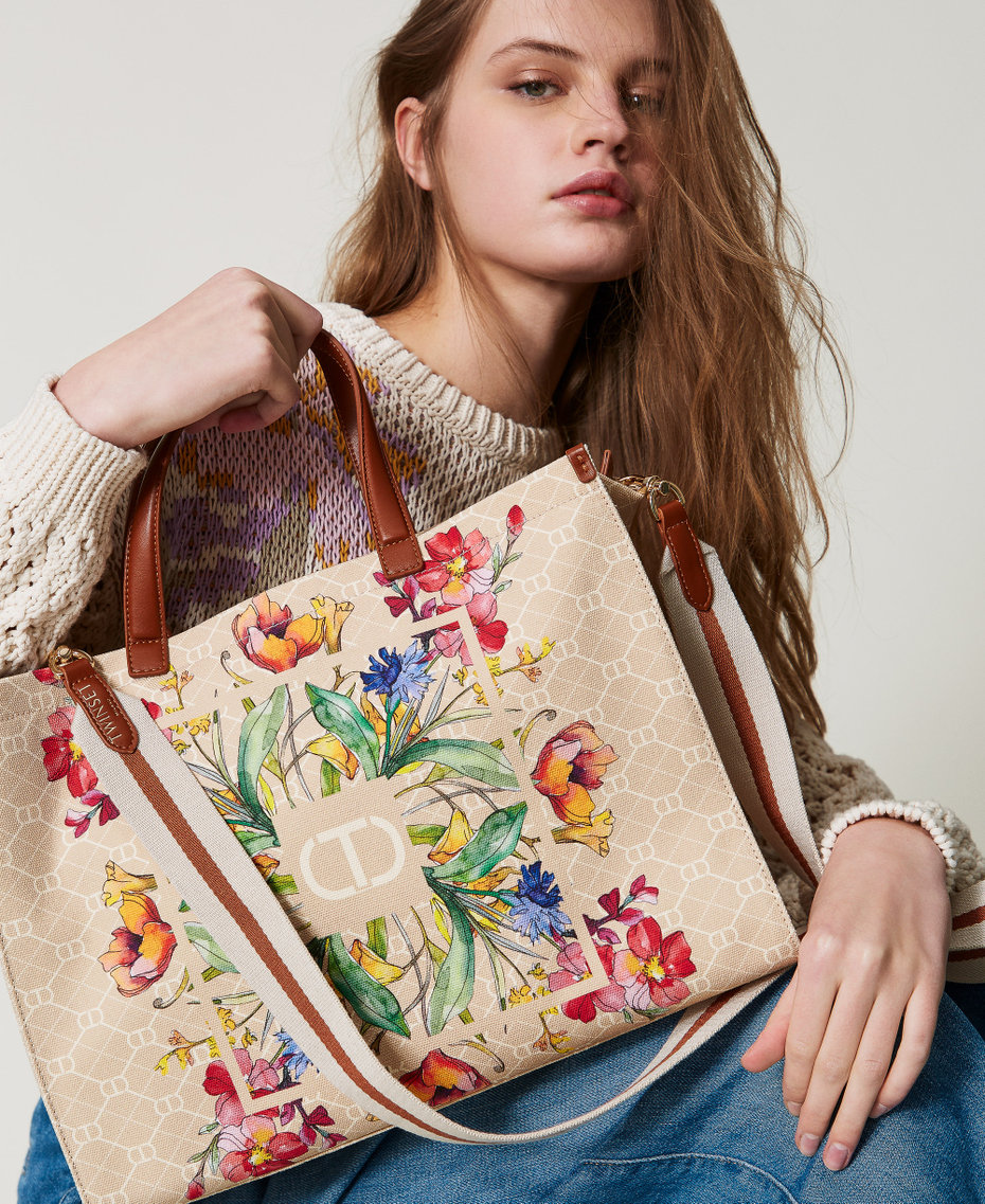 Canvas shopper bag with flower print Delicate Beige Flowers Print Woman 251TB7082_12277_T0