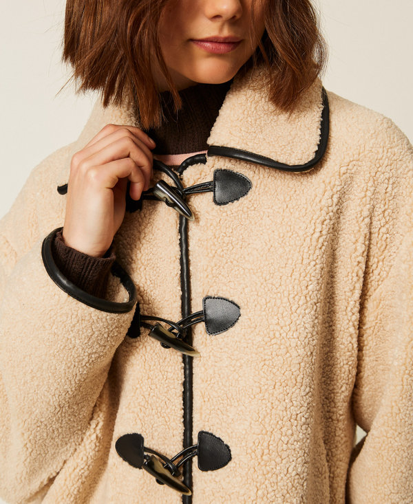 Caban in faux fur con alamari