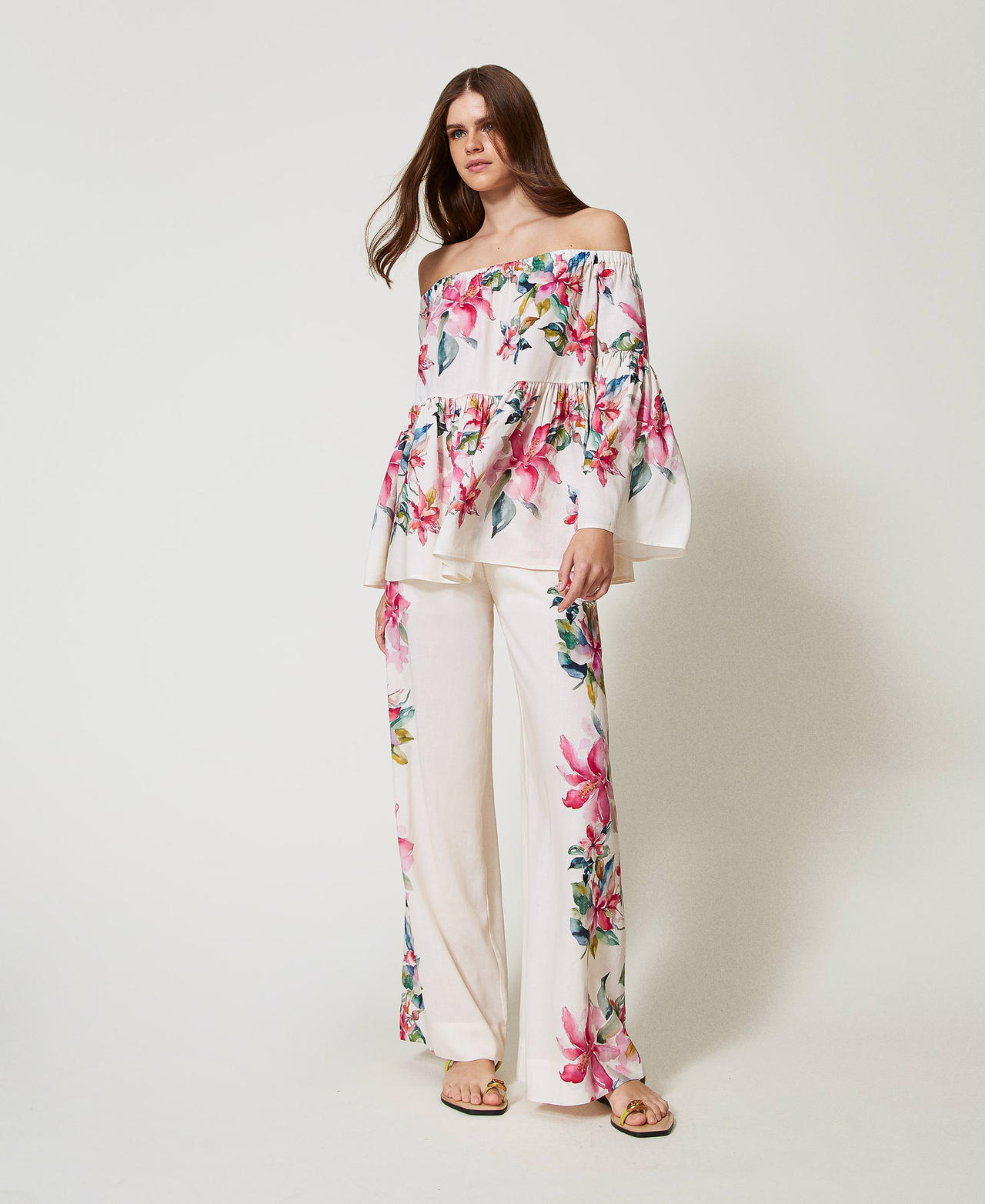 Linen blend trousers with floral print Mother of pearl/Multicolour Stripe Print Woman 251LB2UCC_12198_01