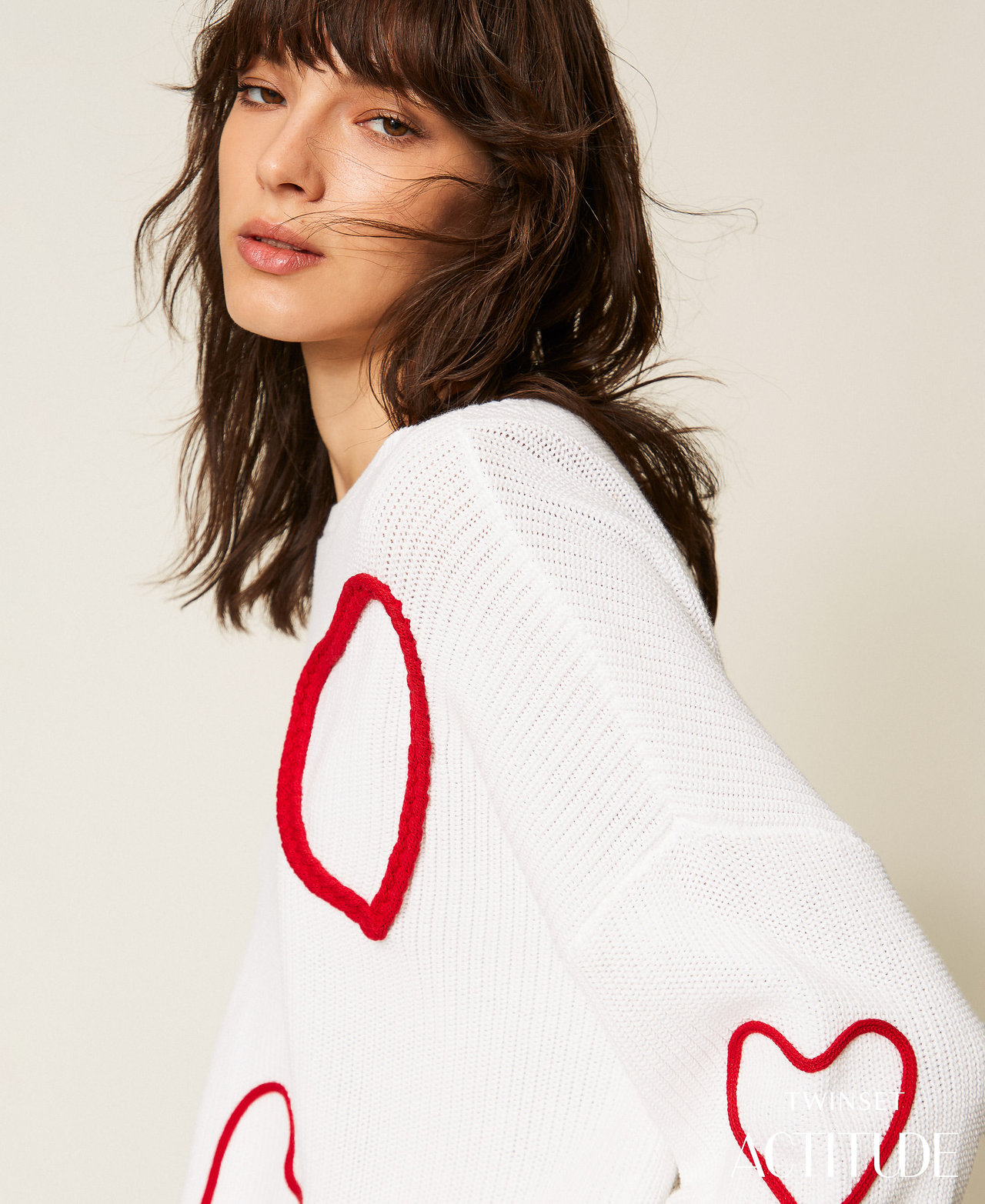 Jumper with embroidered hearts Two-tone Off White/Magenta Red Embroidery Woman 261AP3130_13228_PA