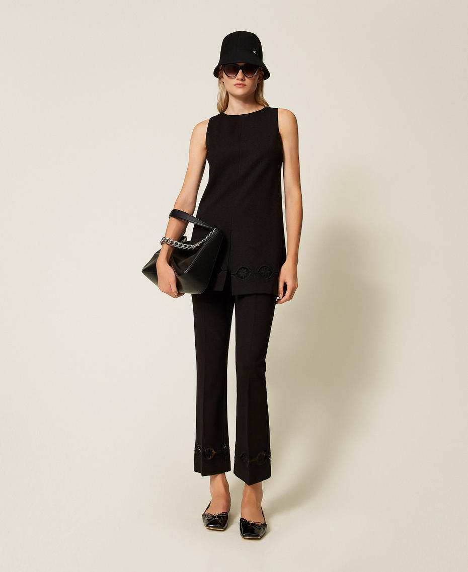 Trousers with floral embroidery Black Woman 252TP2101_00006_T0
