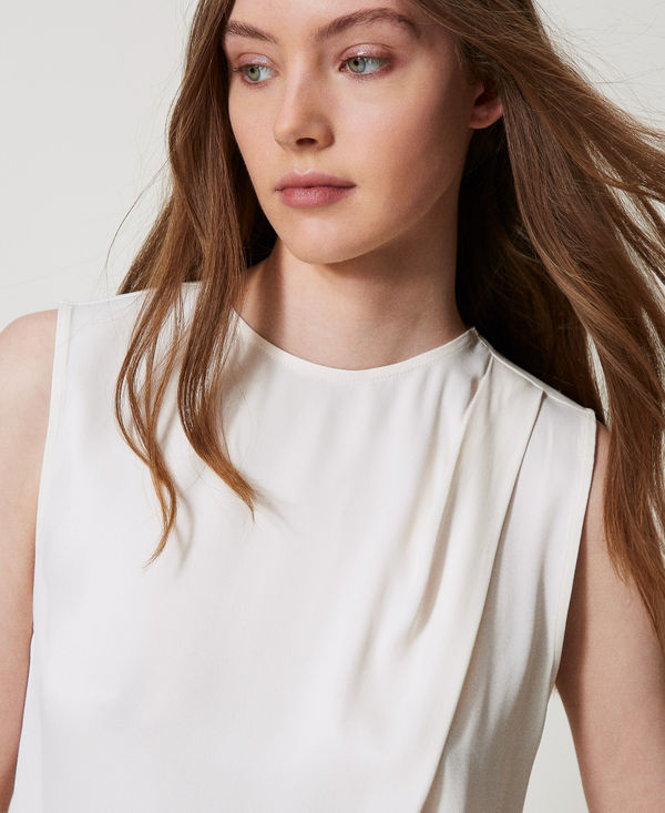 Shiny satin top with pleats