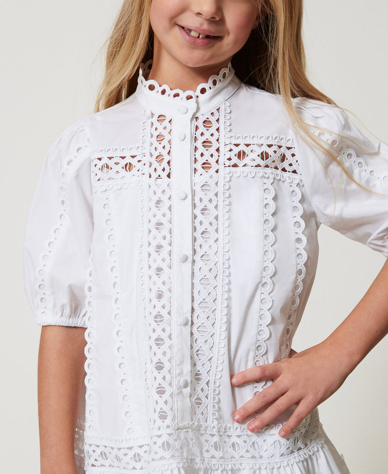 Kurzes Kleid aus Popeline mit Stickerei "Ice"-Weiß Mädchen 251GJ2410_00808_04
