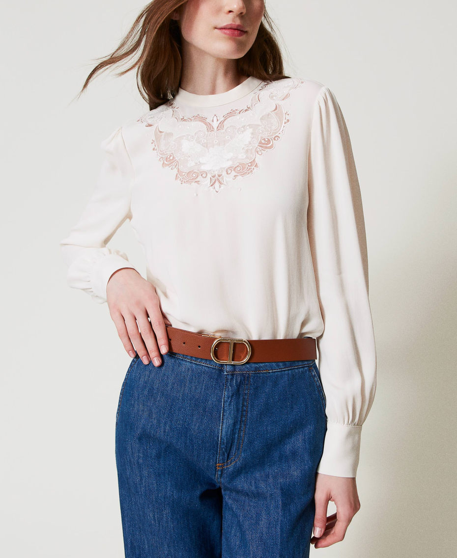 Reversible belt with snap Oval T buckle Two-tone Leather / Classic Blue Woman 242TO5230_12017_S0