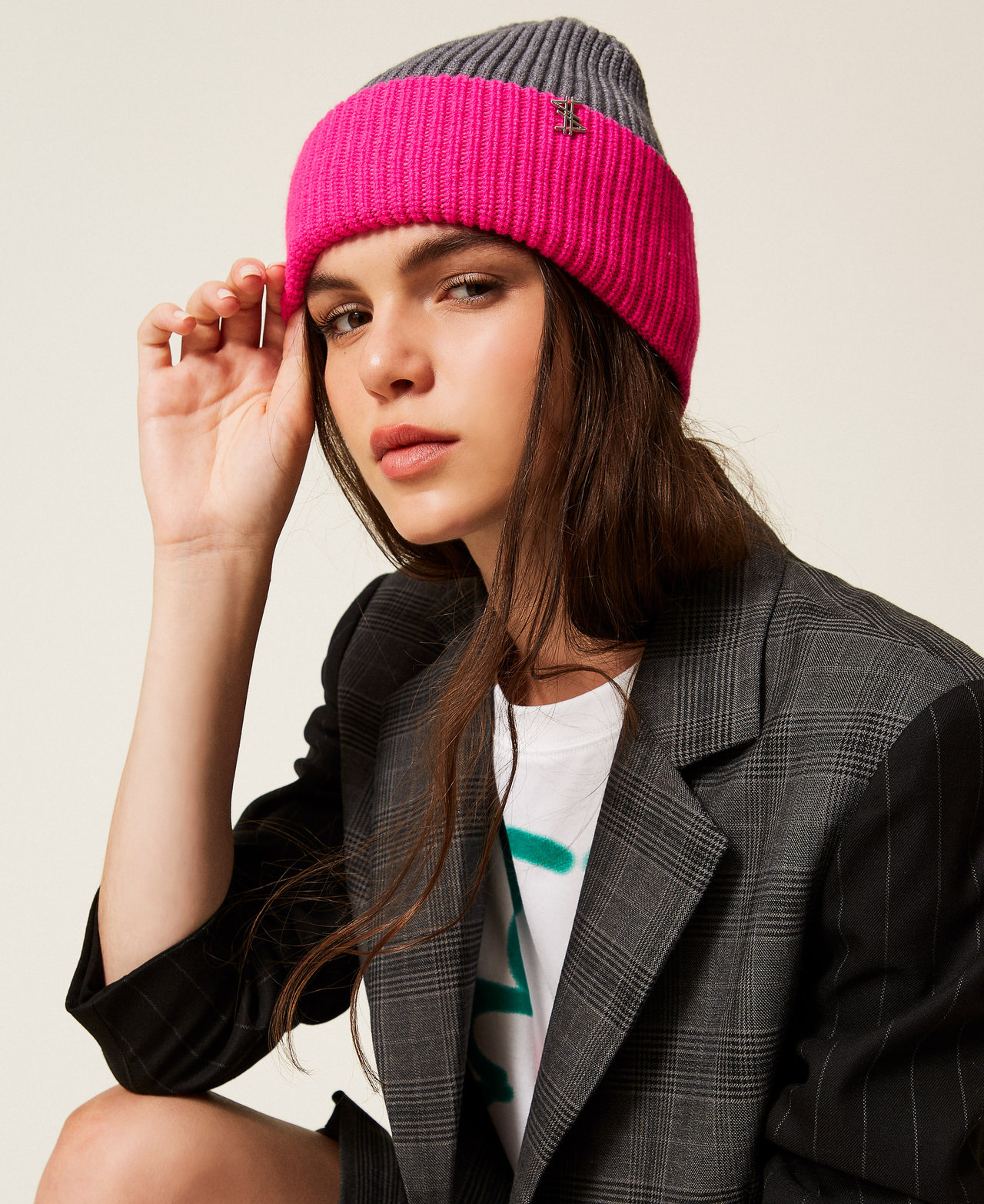 MYFO two-tone knit beanie Two tone Mid Grey Melange/Fluorescent Pink Woman 252AQ5027_13016_T0