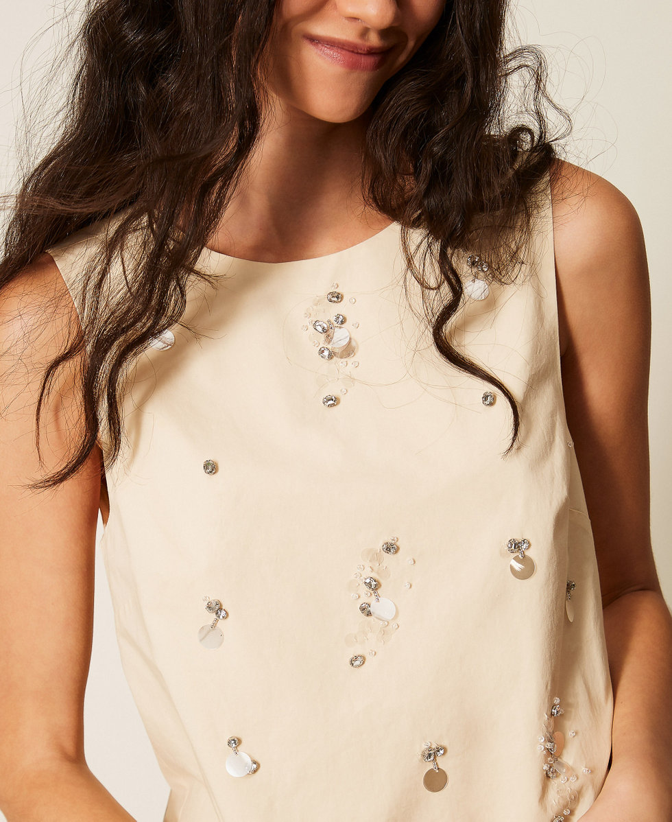 Vestido corto de popelina con bordado