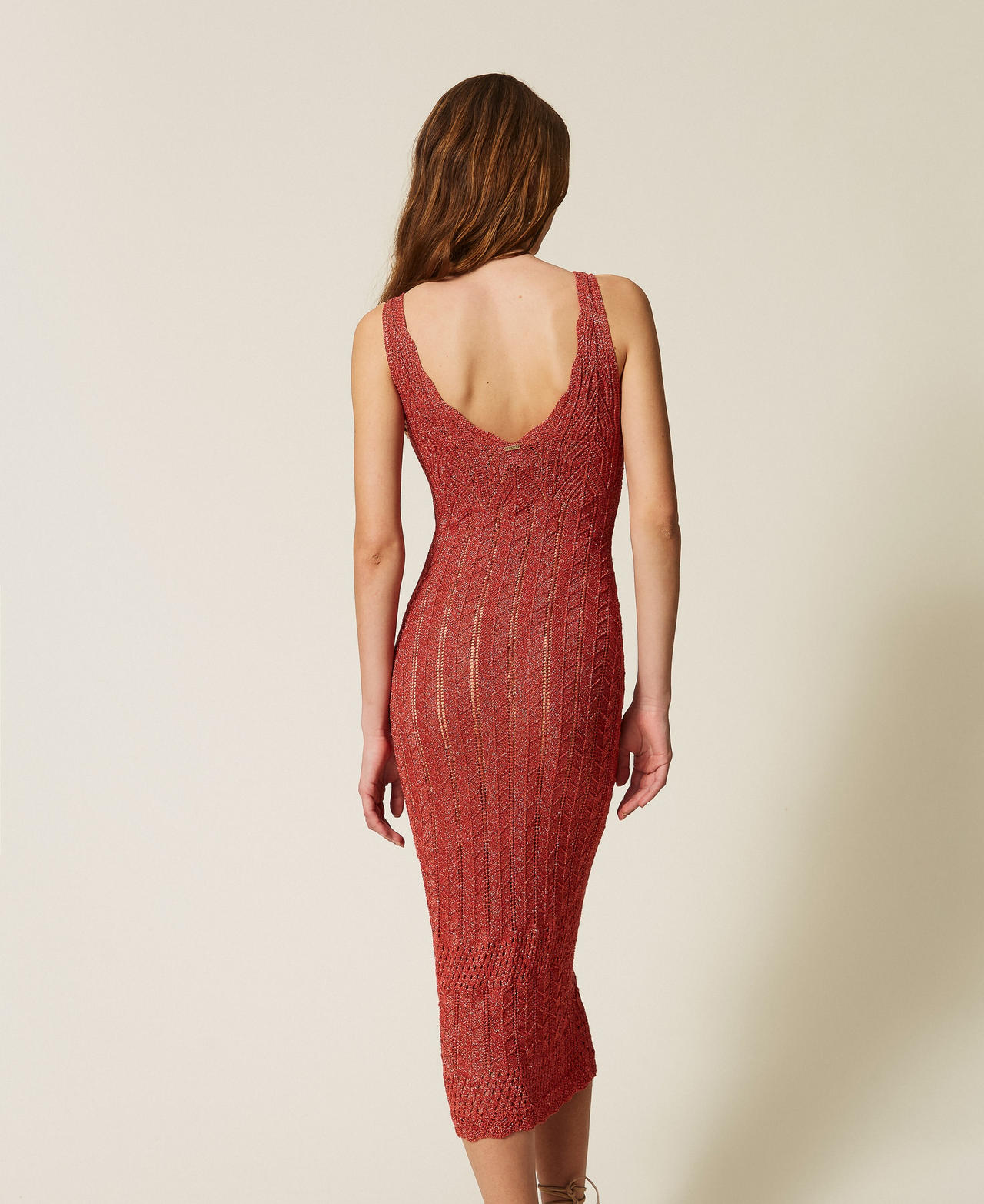 Langes, figurbetontes Strickkleid mit Lurex Dunkles "Lip Gloss"-Rot Lurex Frau 261TT3322_11697_03