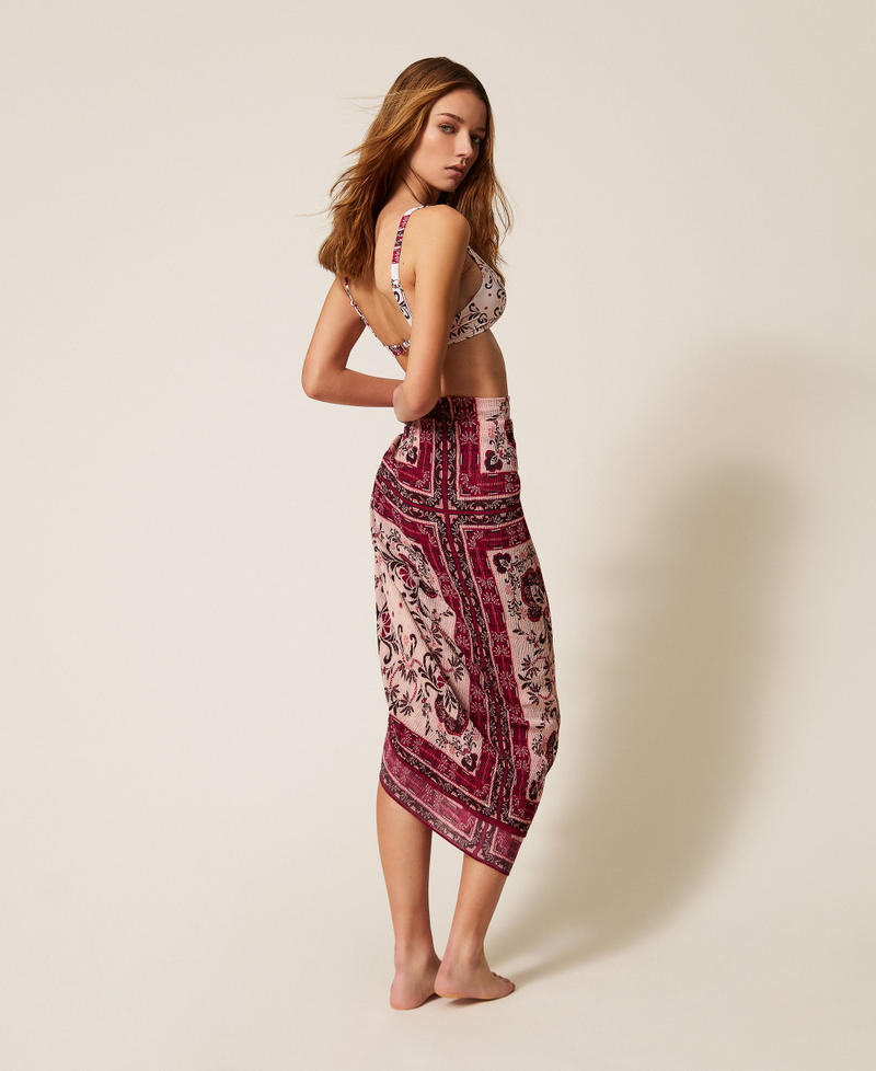 Embossed sarong with print Fuchsia Foulard Print Woman 261LB4ADD_13224_03