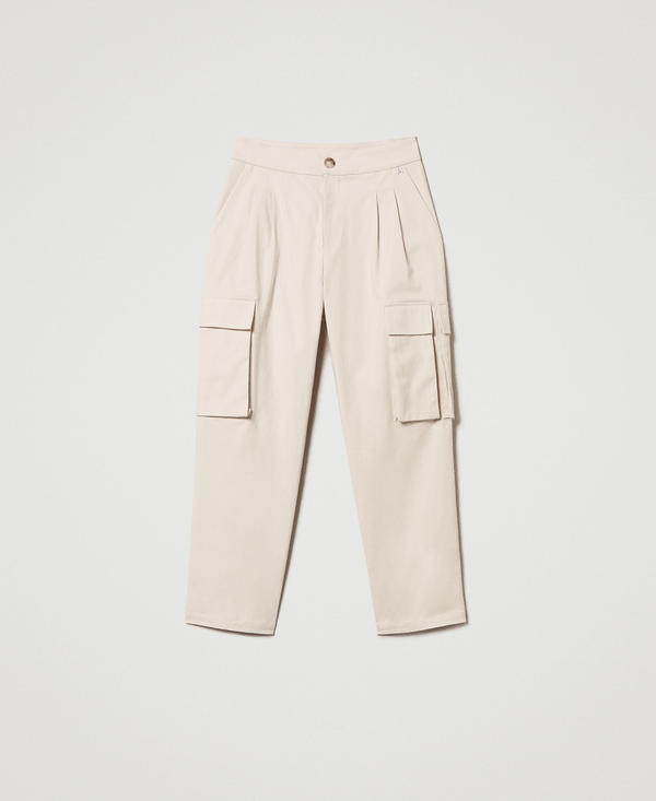 Pantaloni cargo con tasche asimmetriche
