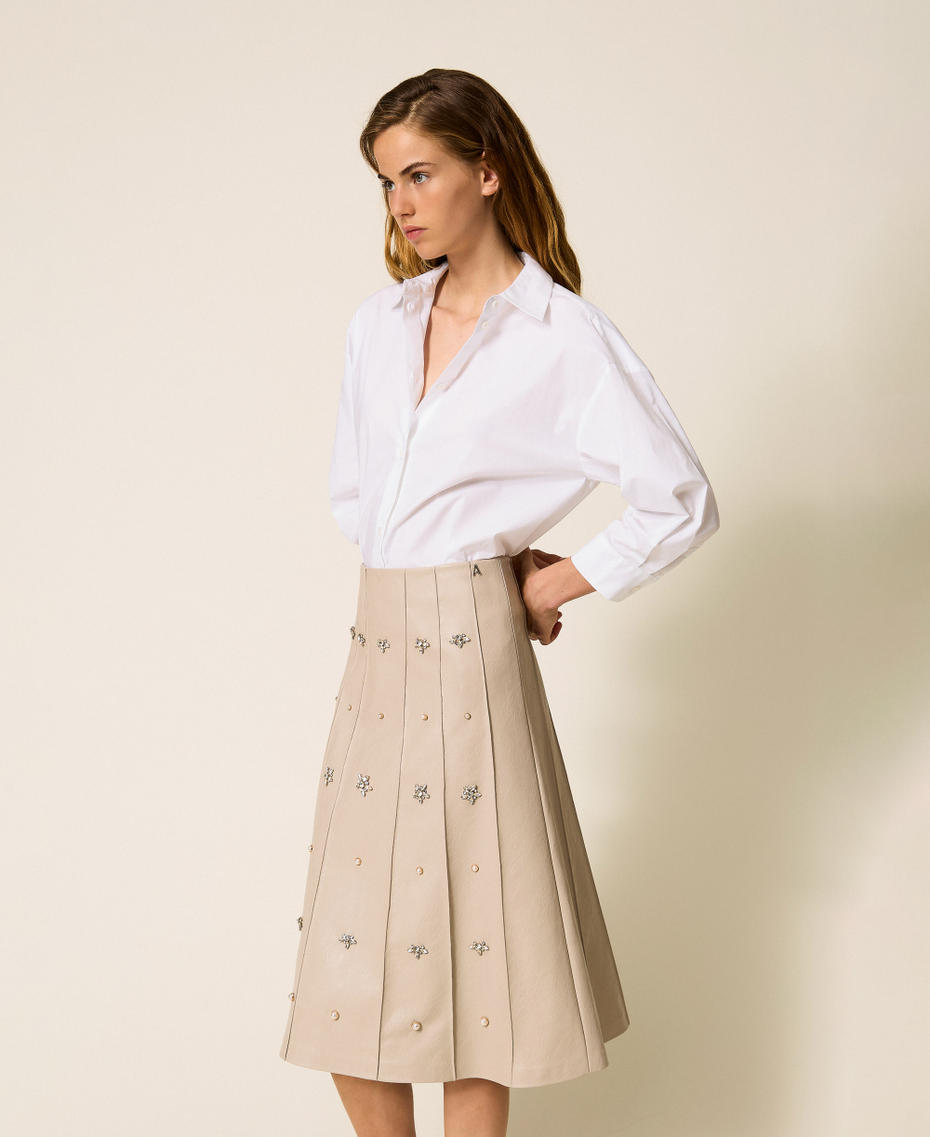 Jupe mi-longue avec broderies r&eacute;alis&eacute;es &agrave; la main Gris &laquo;&nbsp;Craie&nbsp;&raquo; Femme 252AP2063_12169_02