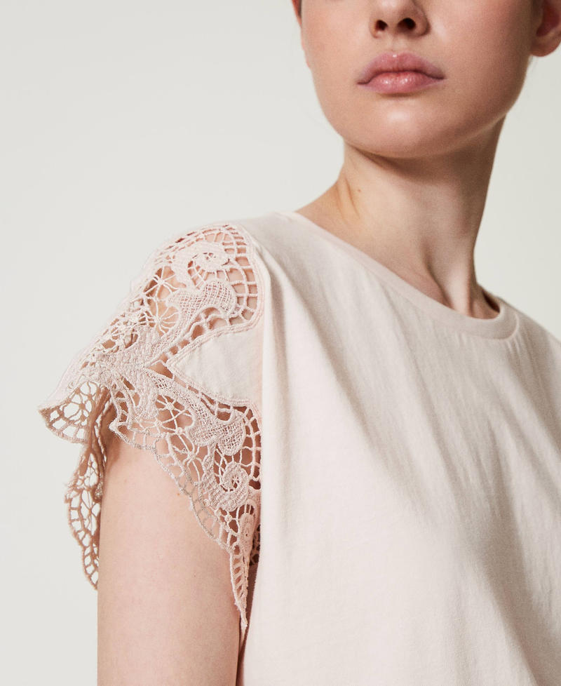 Regular fit T-shirt with lace Fairy Rose Woman 251TP2290_12294_04
