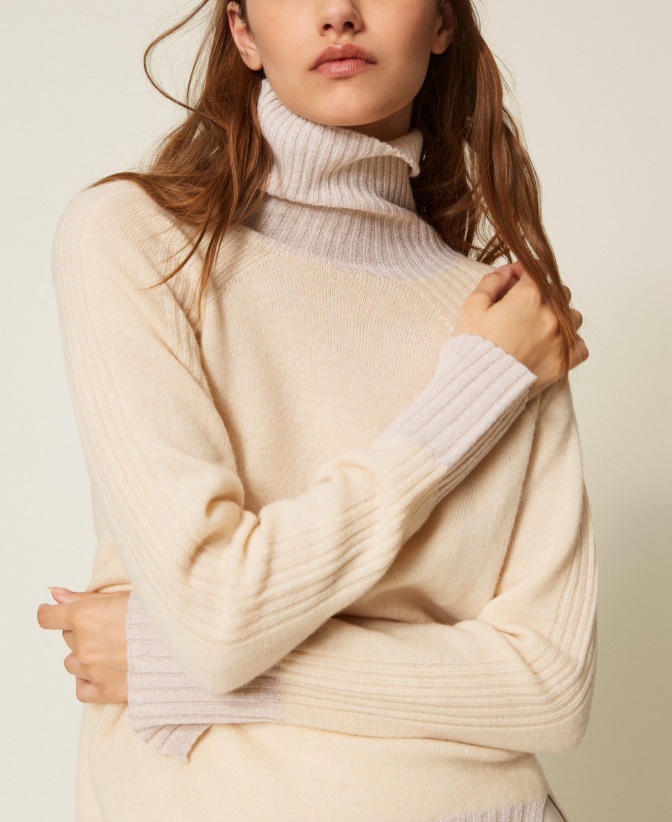 Cashmere blend turtleneck jumper with lurex Chantilly/Snow Gold Lurex Woman 252TP3582_12790_04
