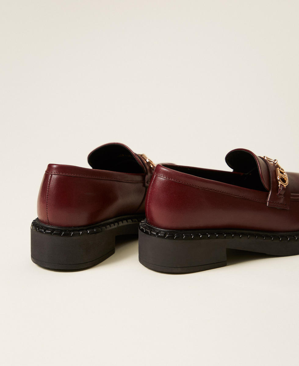 Ledermokassin mit &bdquo;Oval T&ldquo;-Ziertrense Burgunderrot M&auml;dchen 252GCJ034_04218_03