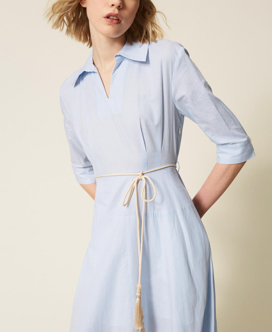 Robe longue ray&eacute;e avec broderie Blanc Cass&eacute;/Bleu Clair Broderie Pinstripe Femme 261AT2032_13391_04