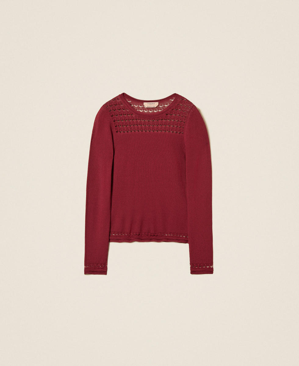 Crew neck jumper with cable pattern