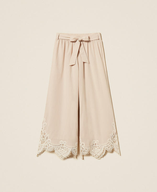 Cropped-Hose aus Musselin mit Makramee