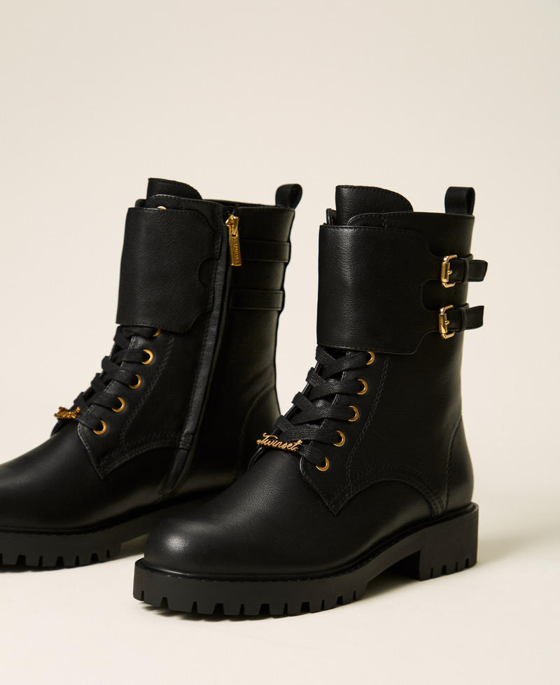 Schn&uuml;rstiefelette aus Leder mit Riemen Schwarz Frau 262TCP084_00006_02