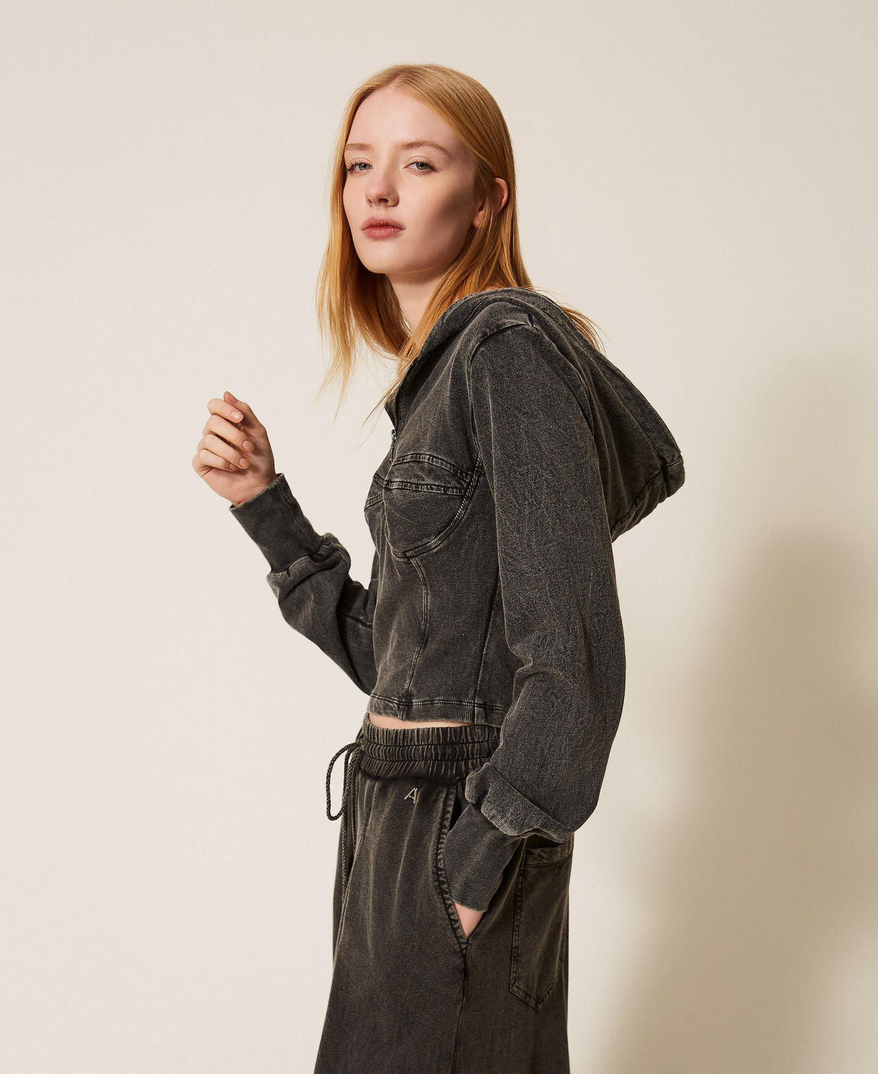 Sudadera bustier con capucha Negro Mujer 261AP2414_00006_02