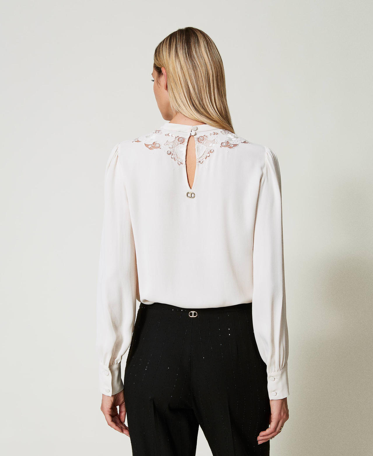 Crêpe blouse with floral embroidery White Cream Woman 242TT2192_11952_03