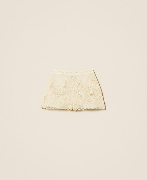 Mesh shorts with embroidery