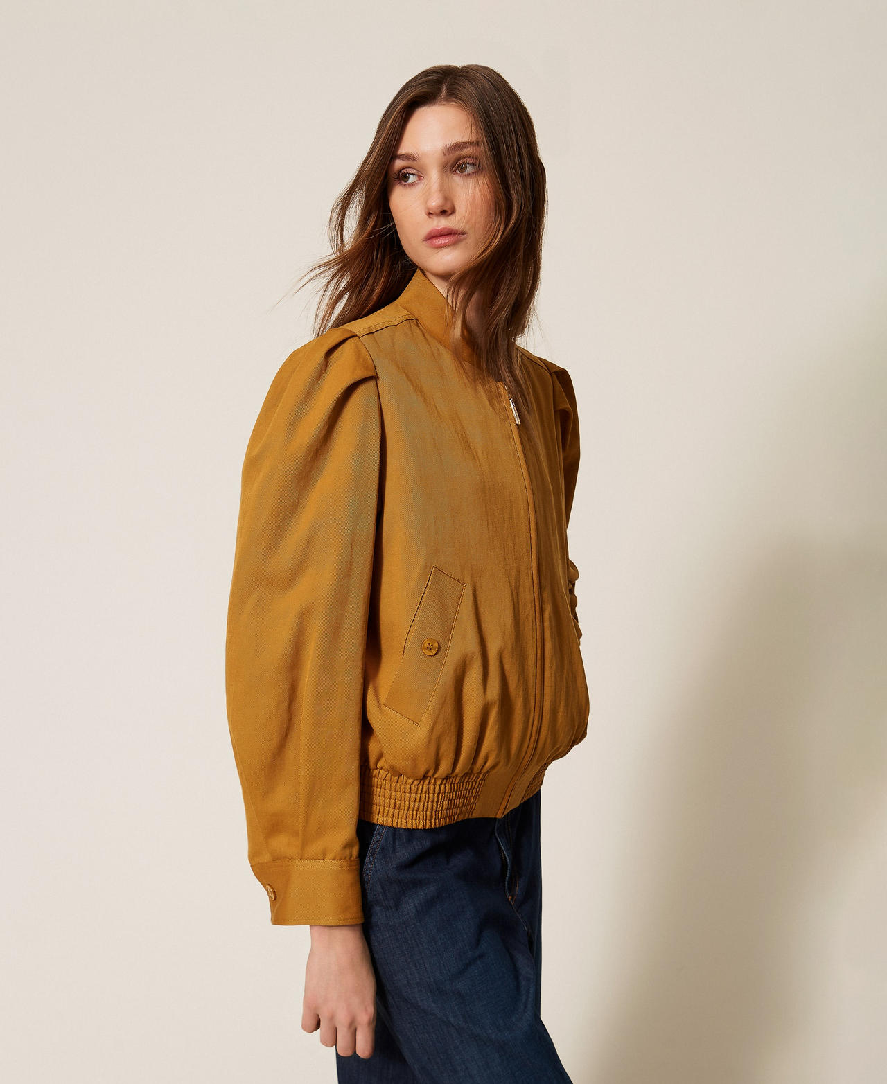 Gabardine jacket with gathering Woody Brown Woman 261TP2200_12891_03