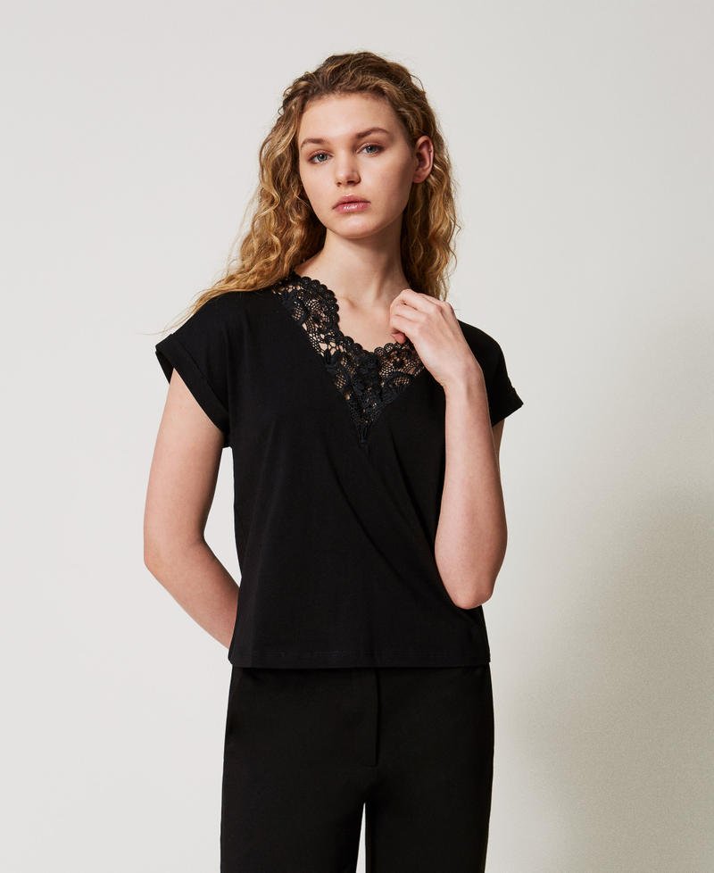 Kimono-T-Shirt mit Spitze Schwarz Frau 251TP2292_00006_01