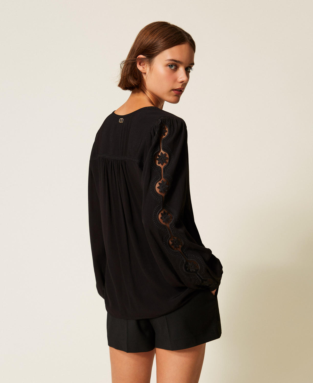 Crêpe blouse with embroidery Black Woman 252TP2151_00006_03