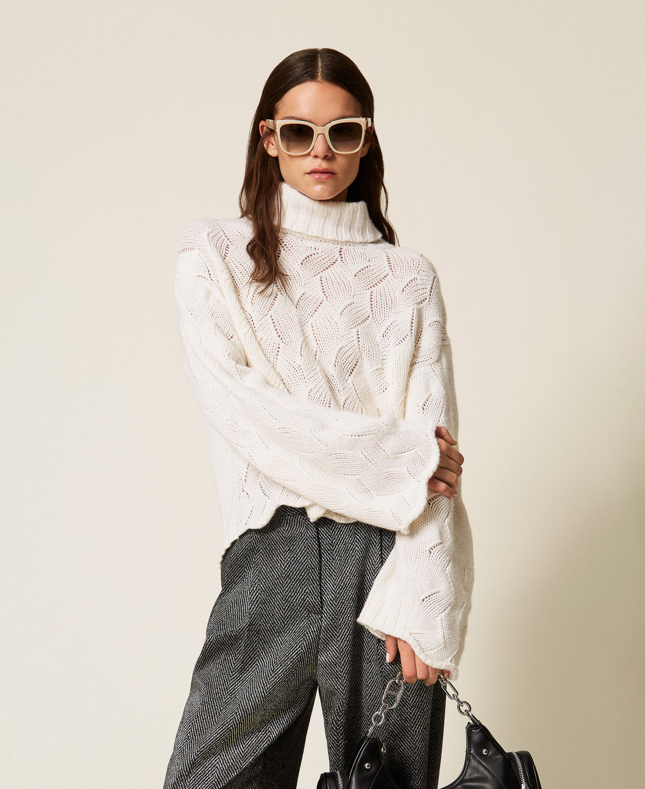 Wool blend turtle neck jumper with scalloped hem White Snow Woman 252TT3424_00282_01