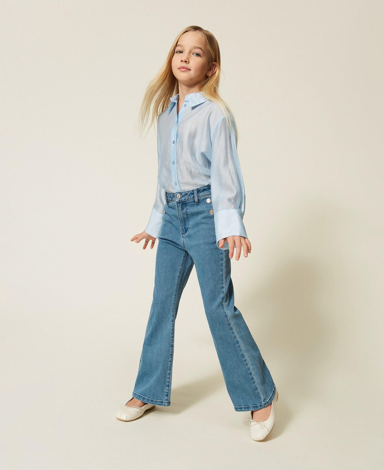 Flared jeans with buttons Medium Blue Denim Girl 261GJ2062_03451_02