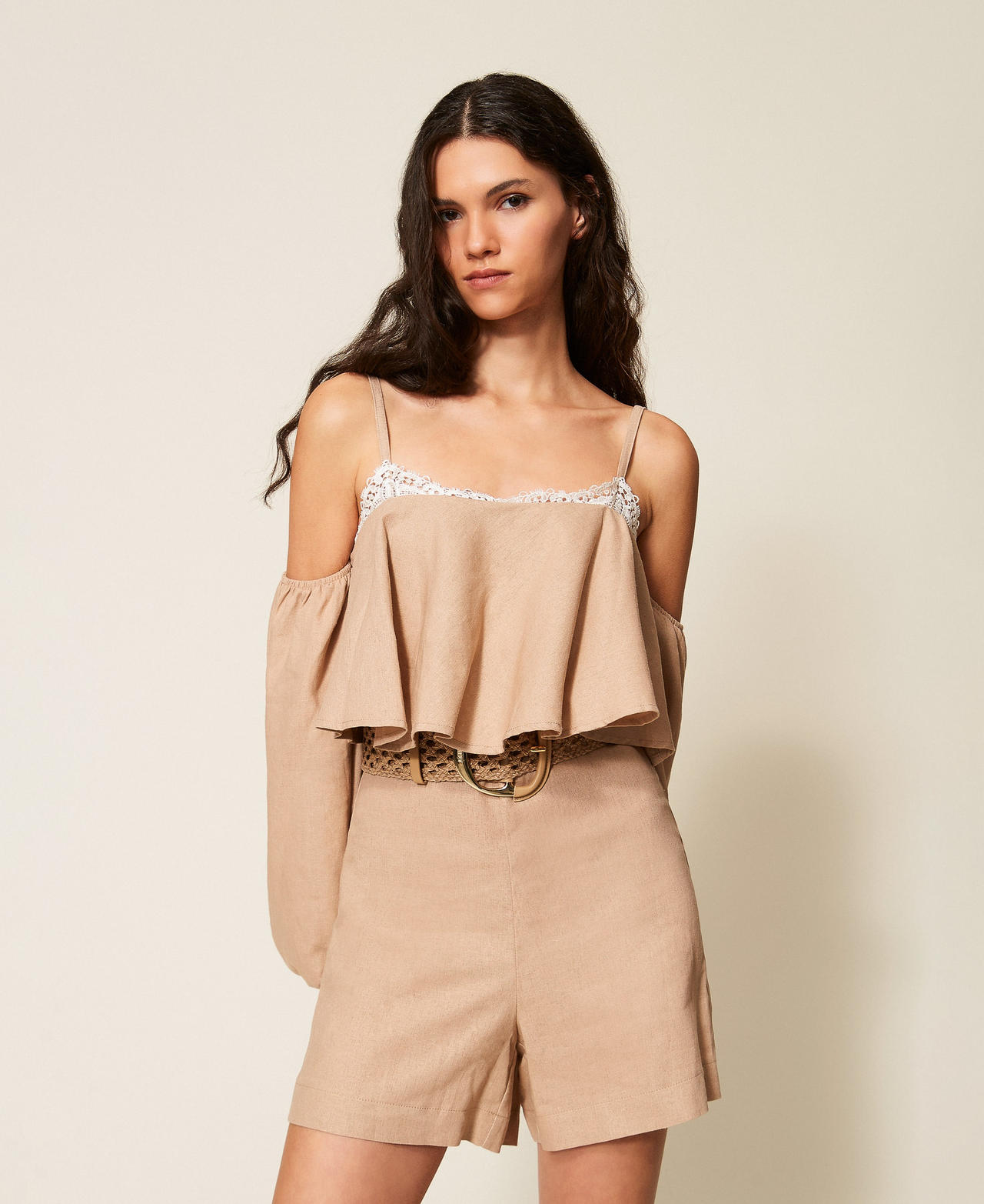 Combi-short en lin mélangé avec dentelle