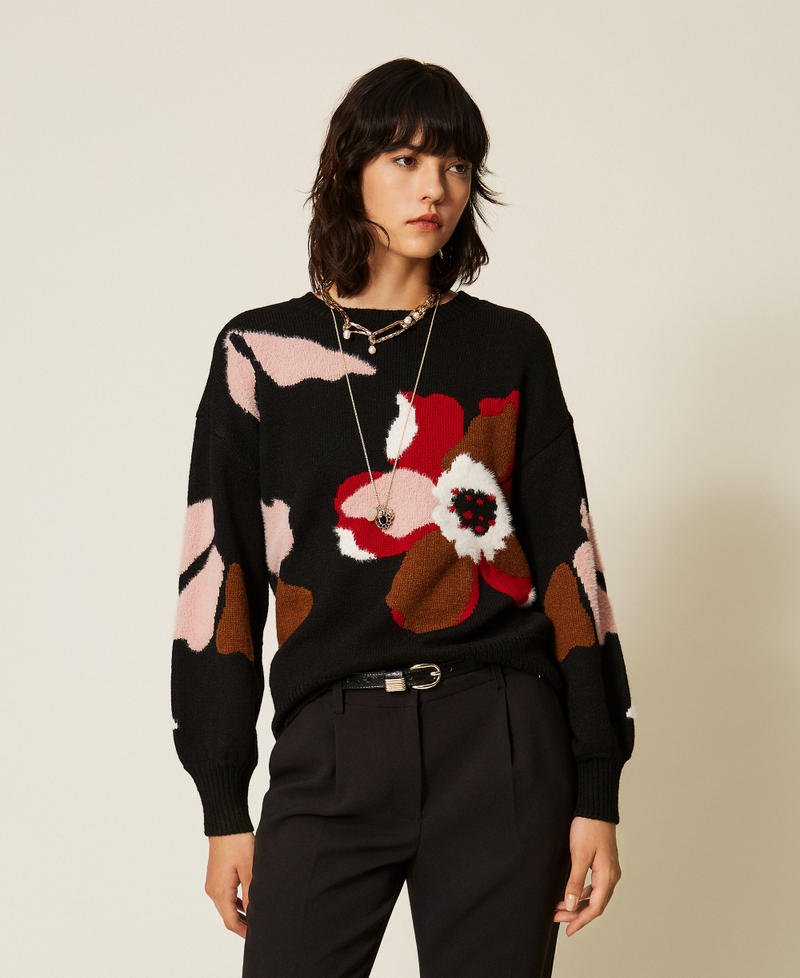 Pullover mit Blumenintarsie Einlegearbeit Blume Schwarz / Kirsche Frau 262AT3021_14117_01