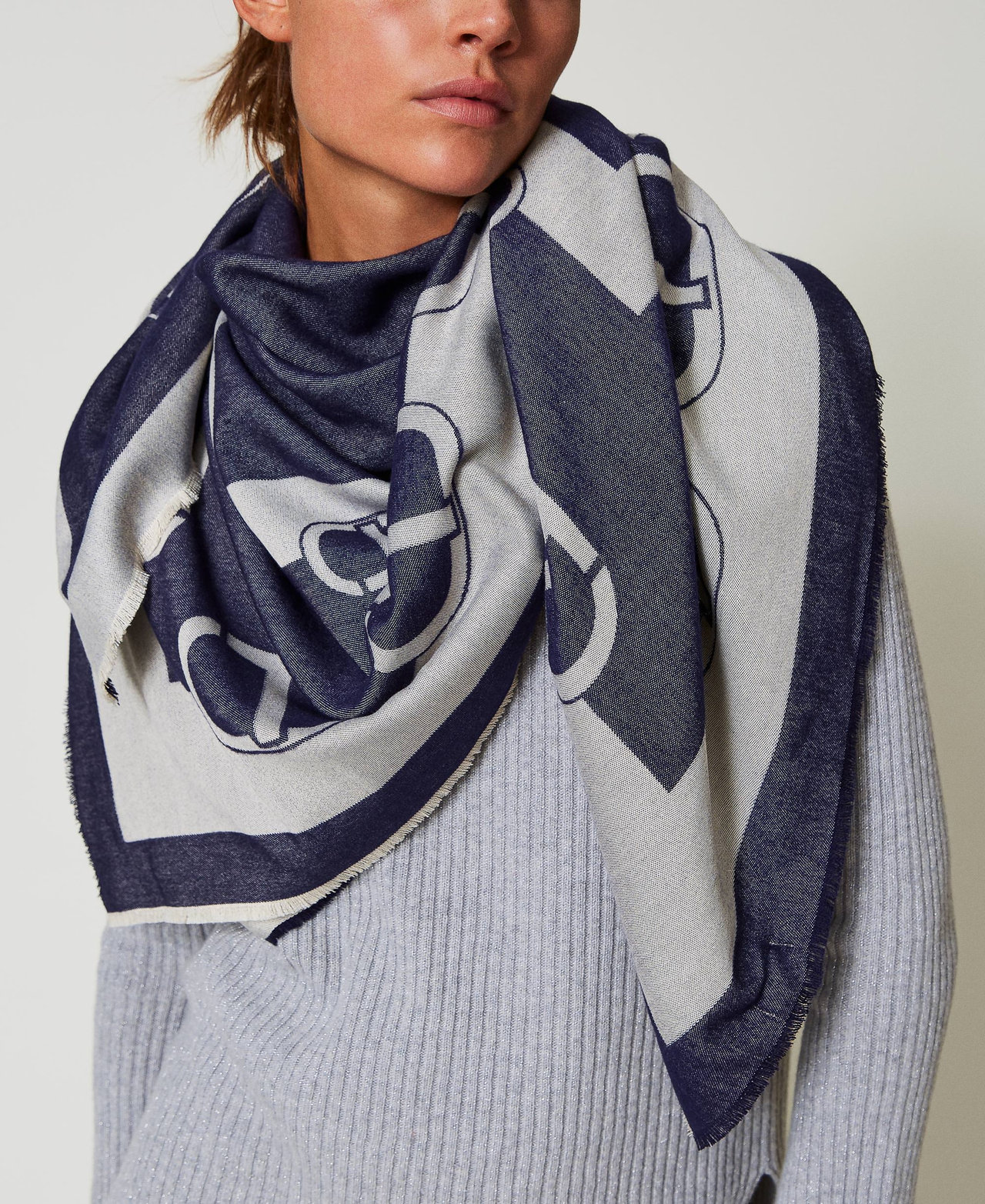 Scee by twin set Kefiah jacquard con logo