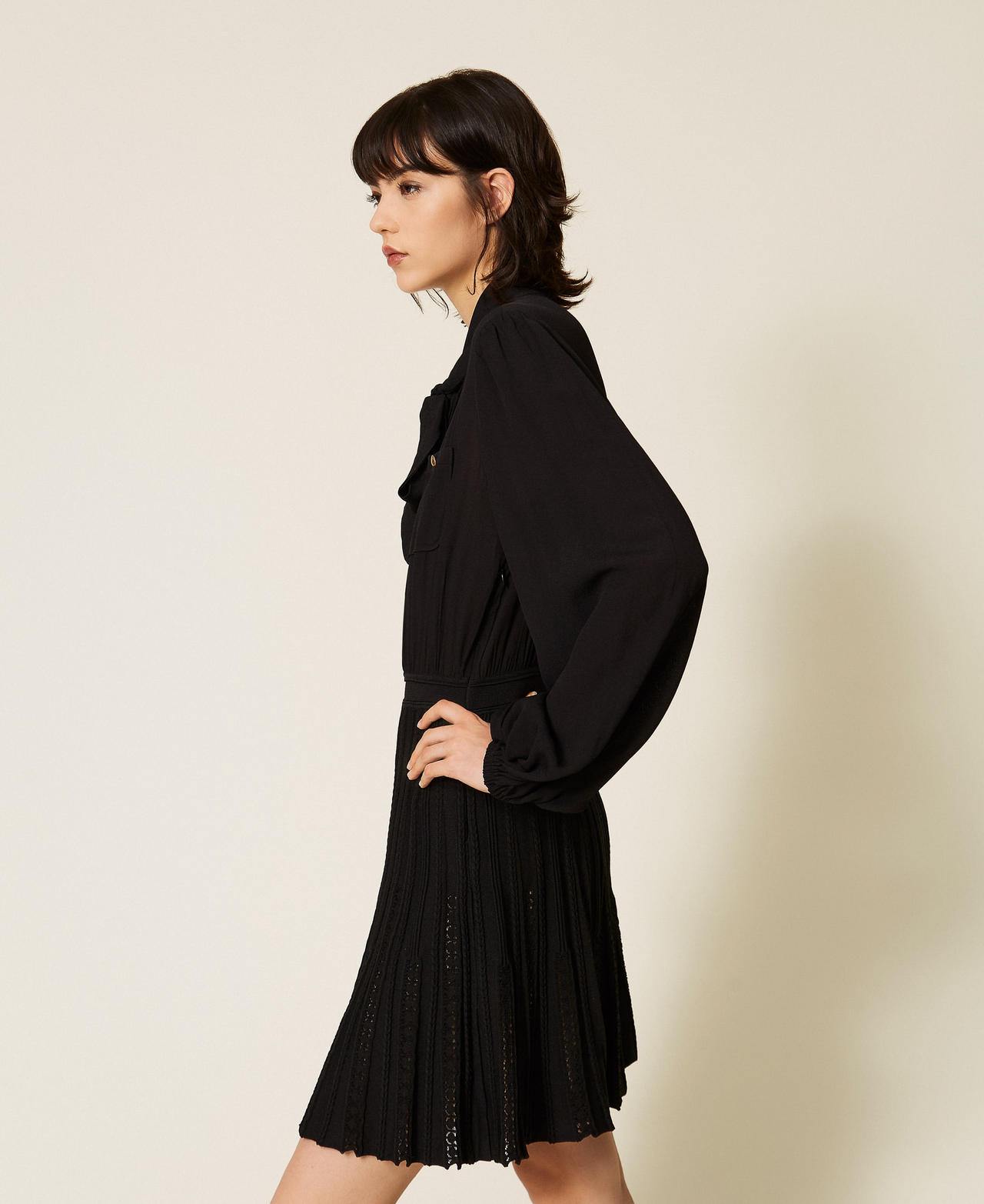 Robe courte avec jupe en maille Noir Femme 262TP3081_00006_02