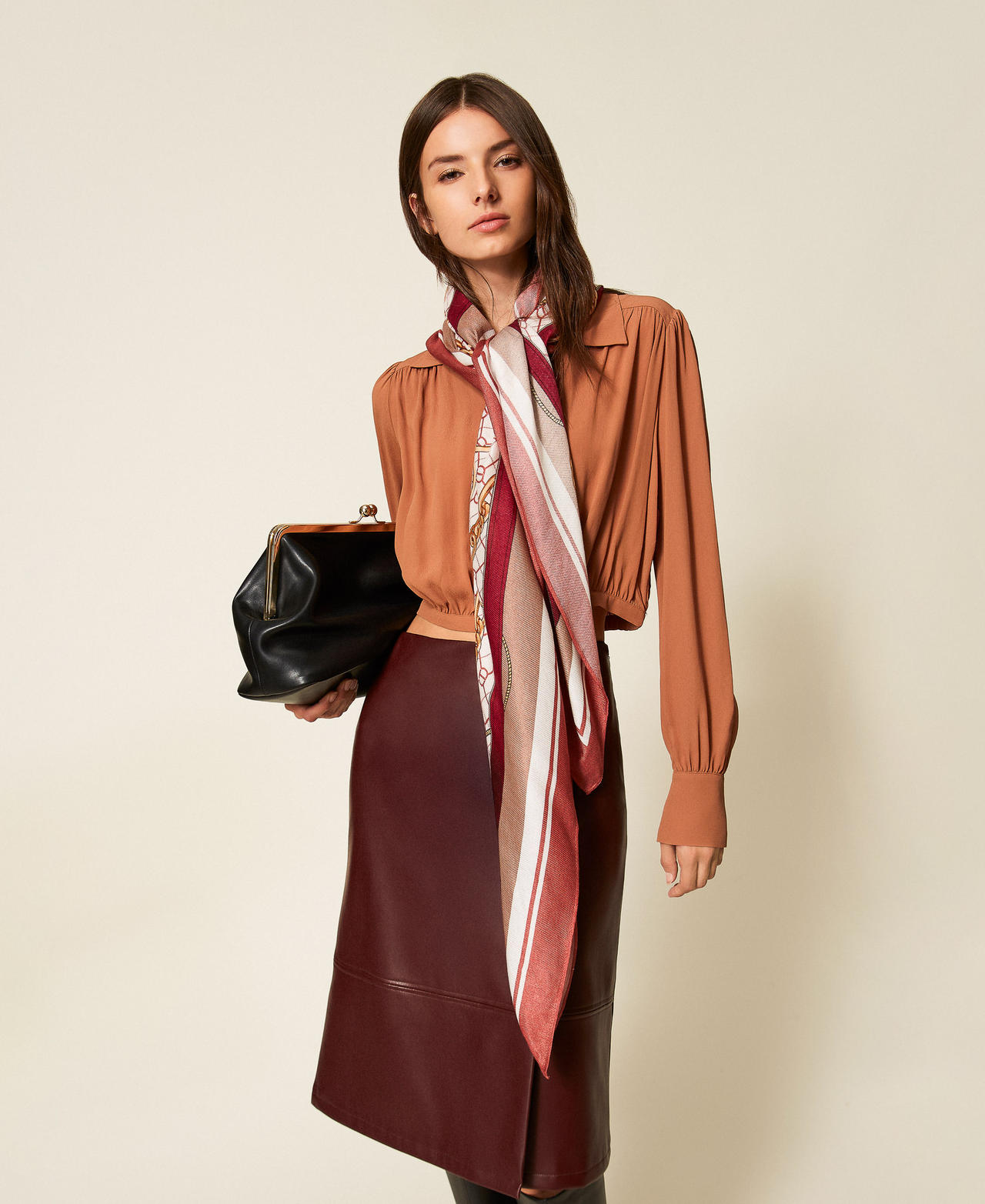 Kefiah with chain print and Oval T Alpaca Brown Oval T Print Woman 252TO5150_12917_T0