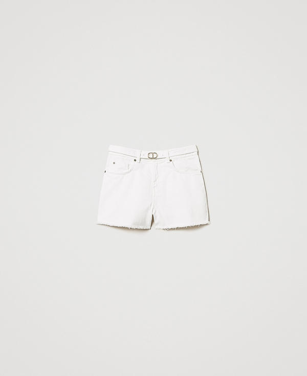 Shorts in bull with belt