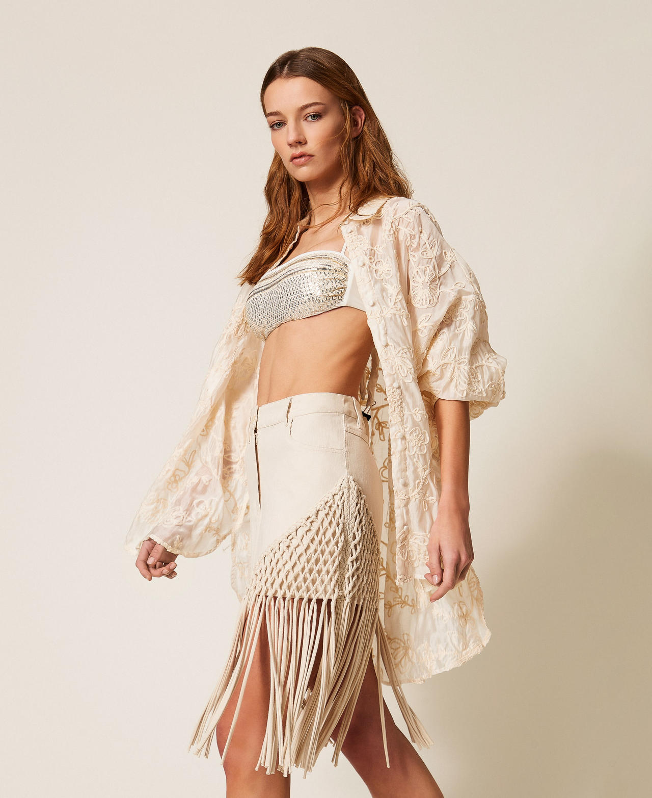 Minifalda de bull con flecos Blanco Pergamino Mujer 261LB2JCC_00461_02