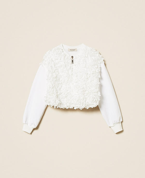 Sweatshirt with roses