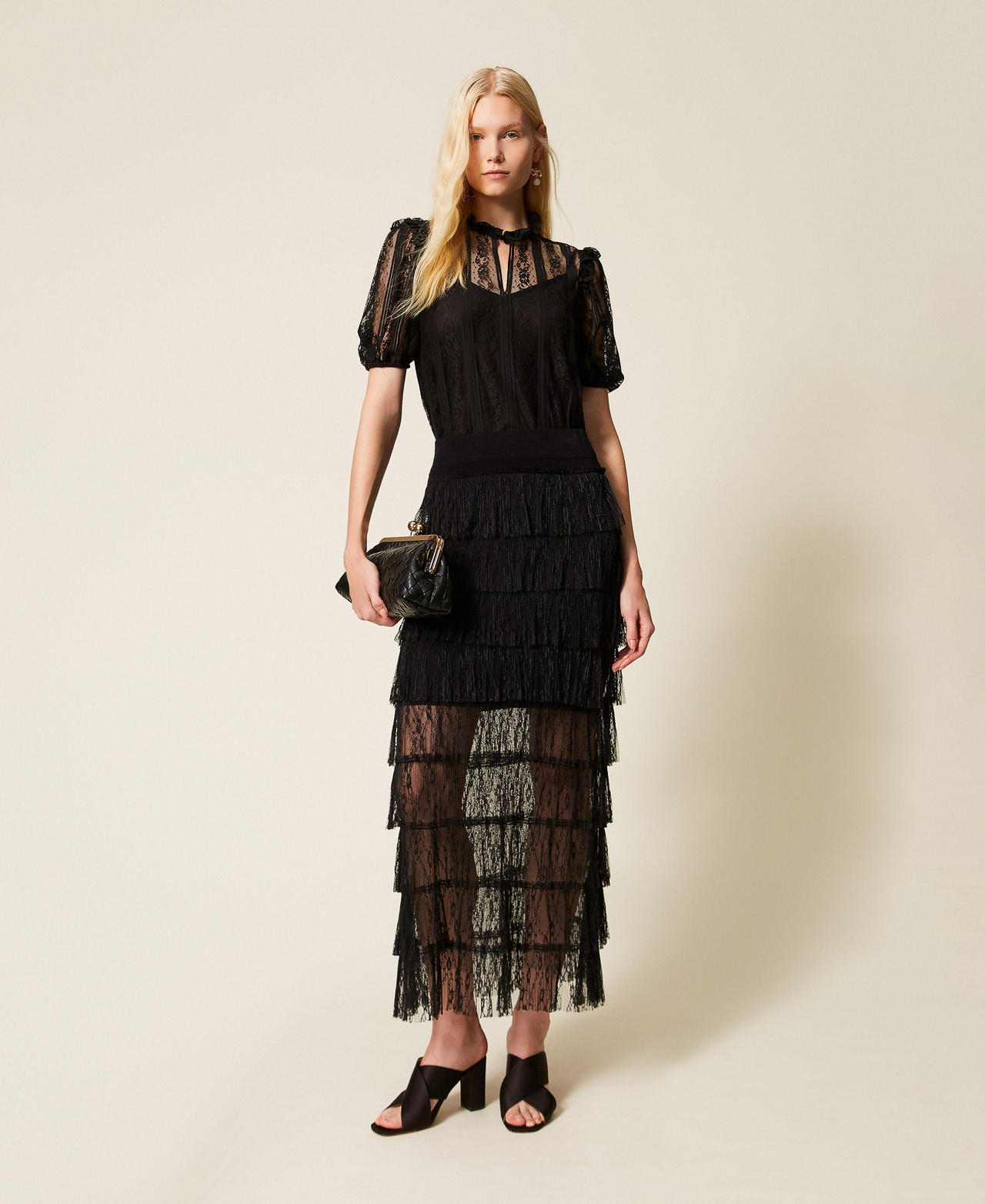 Long knit skirt with plumetis lace