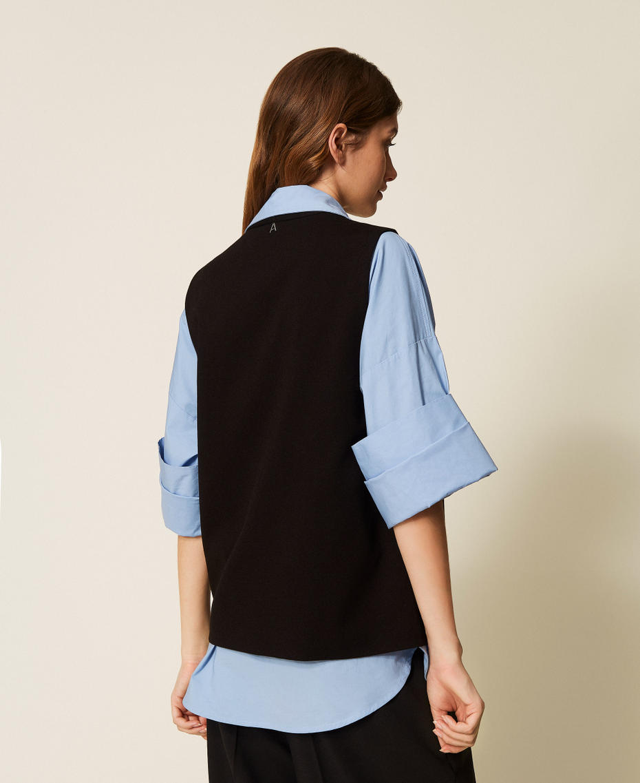 Waistcoat with buttons and welt pockets Black Woman 252AP2100_00006_03