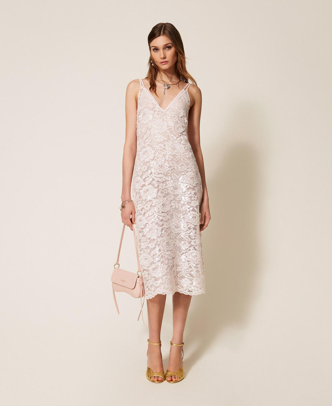 Robe midi en dentelle avec sequins