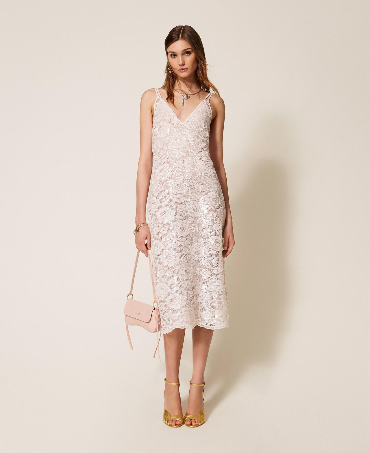 Robe midi en dentelle avec sequins