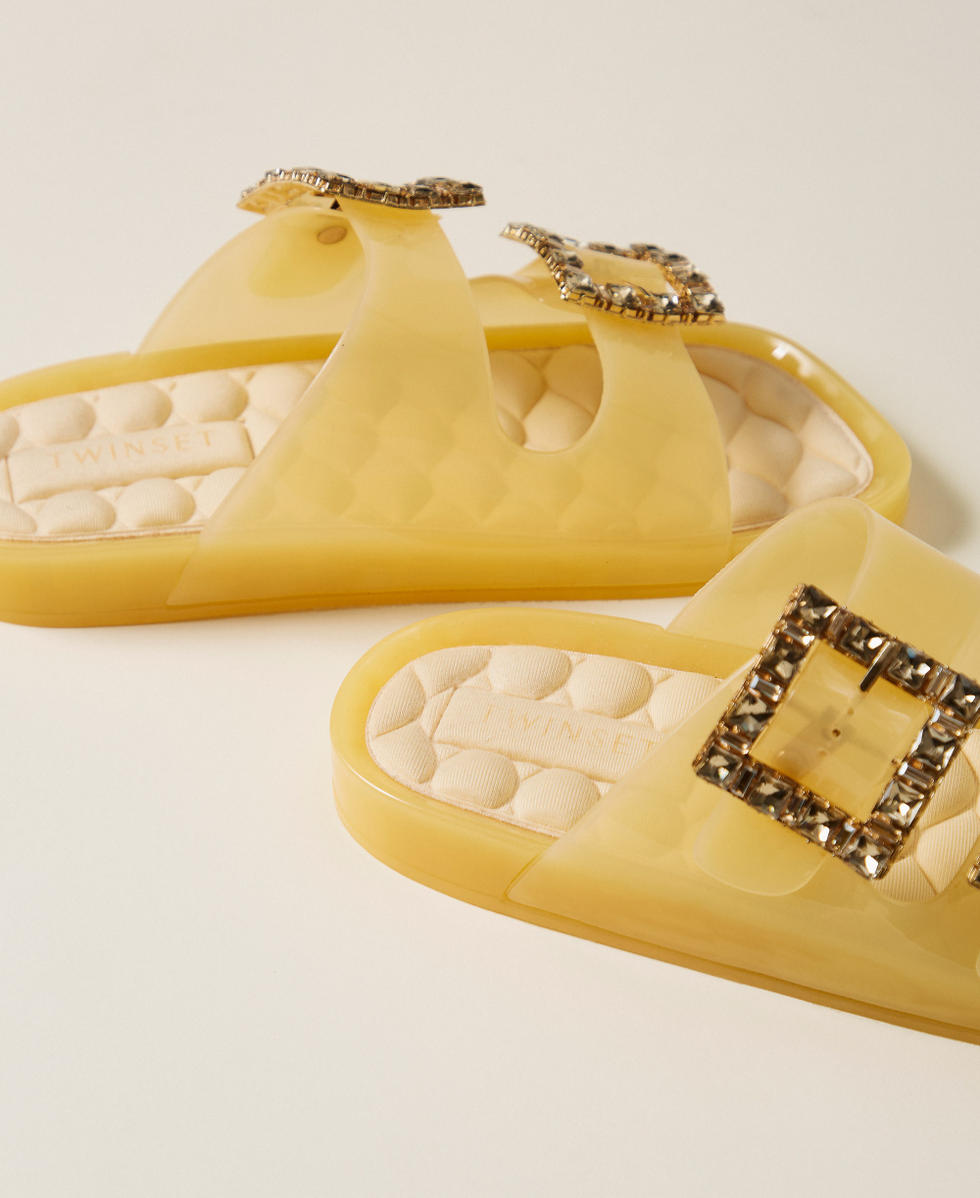 Slide-Sandale mit Schmuckschnallen "Corn Cream"-Gelb Frau 261LMT012_13415_03