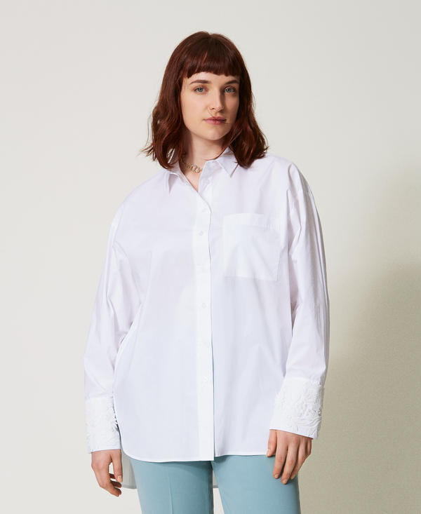 Oversized poplin shirt with lace