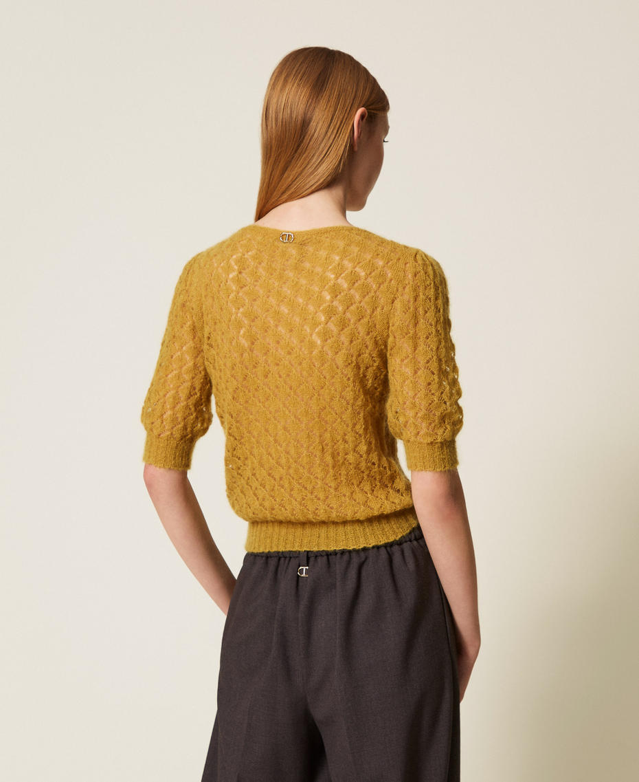 Pullover aus Mohairmischung mit kurzen Ärmeln Senfgelb Frau 252TP3521_12607_03