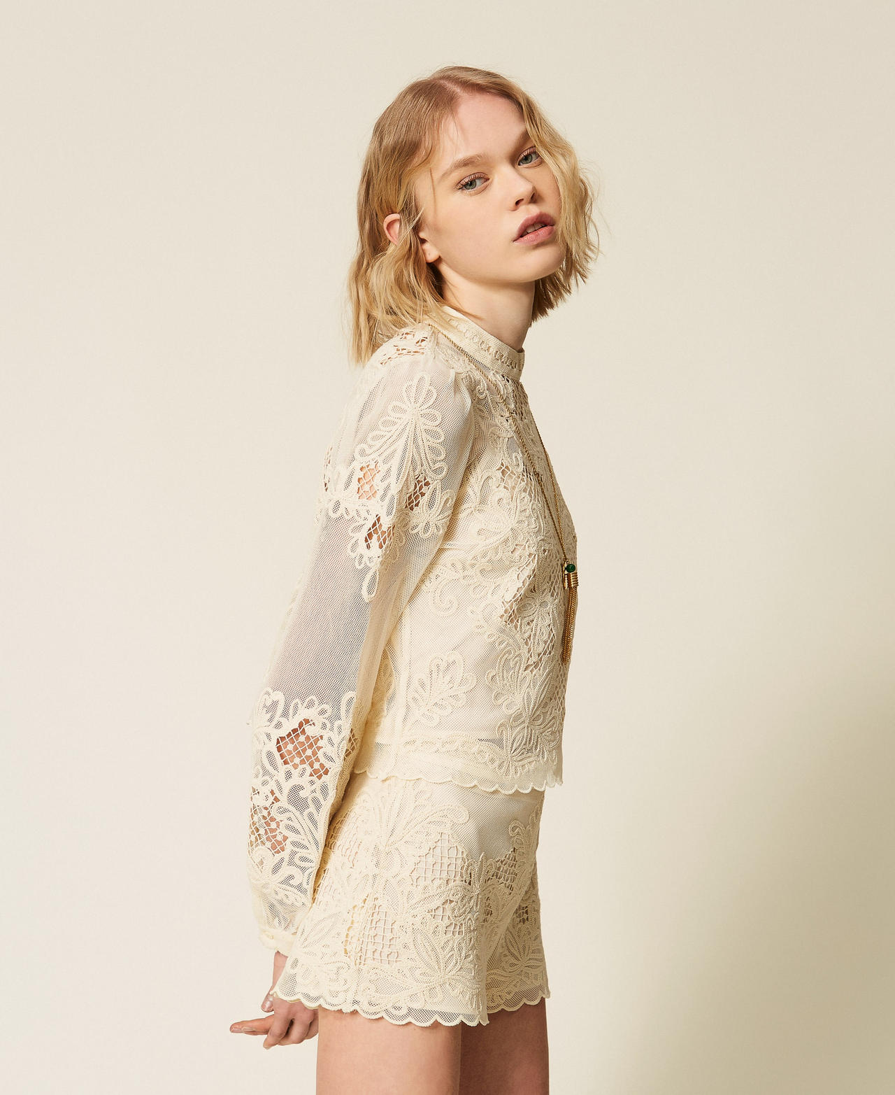 Mesh blouse with embroidery White Snow Woman 261TQ2010_00282_02