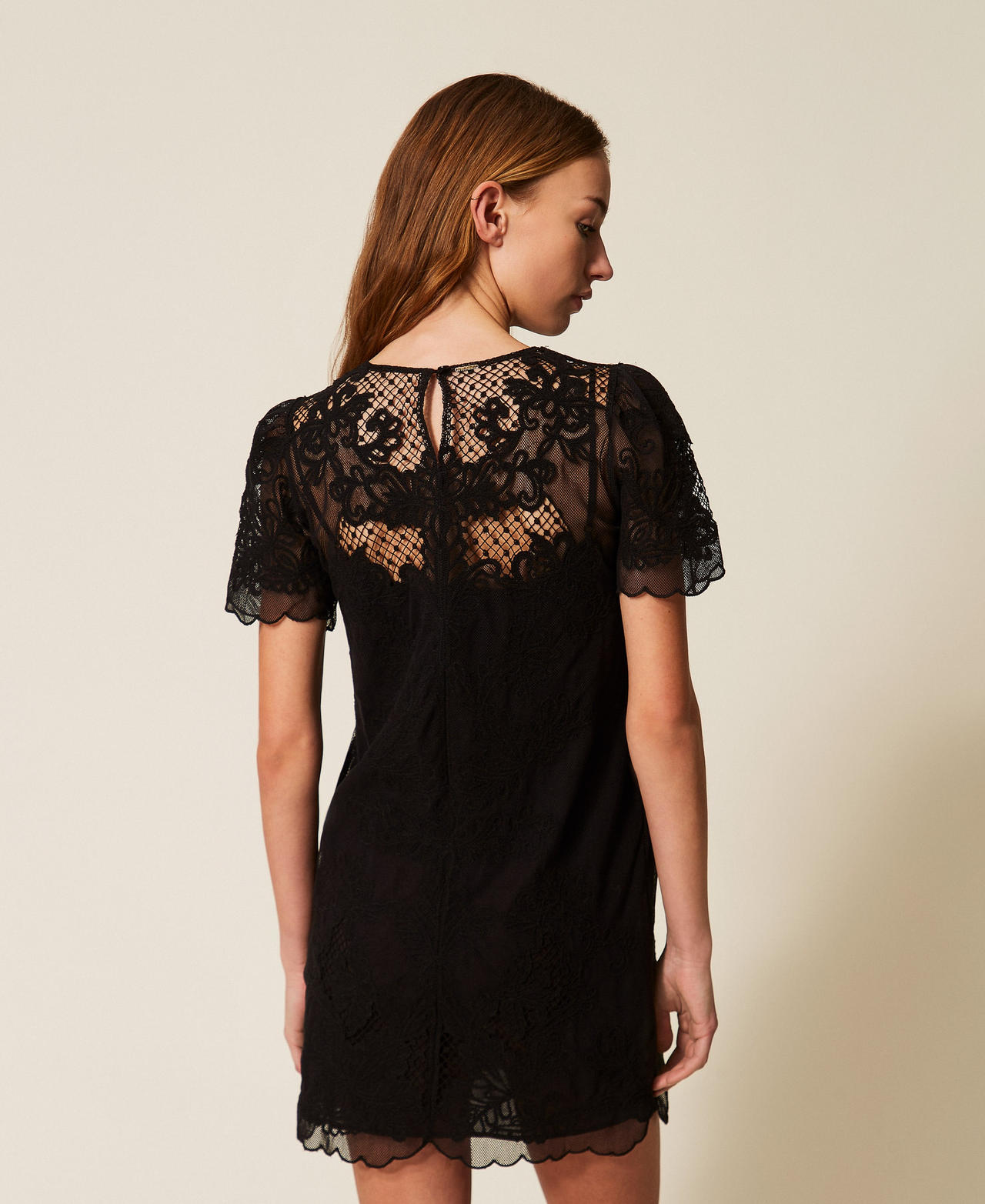 Robe courte en mousseline avec broderie Noir Femme 261TP2582_00006_03